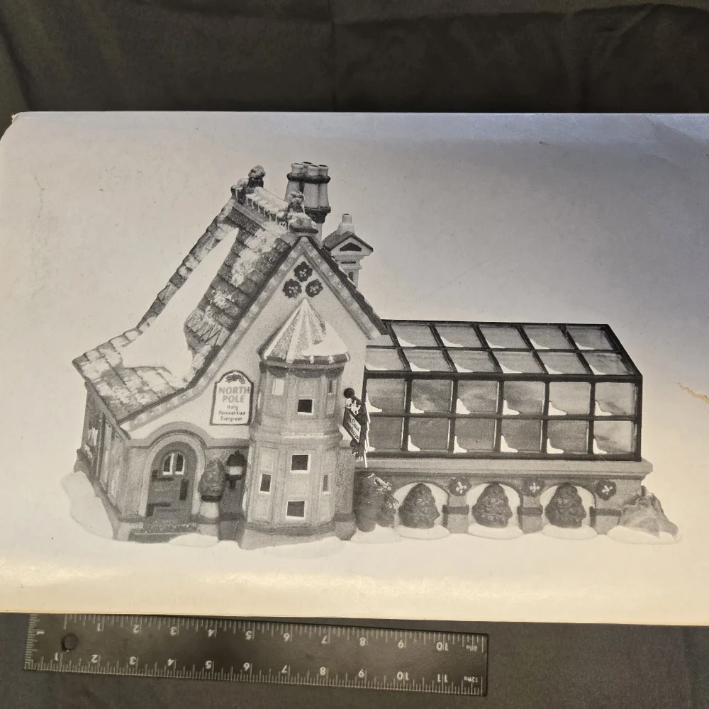 Mrs Claus' Greenhouse - Picture 3 of 7